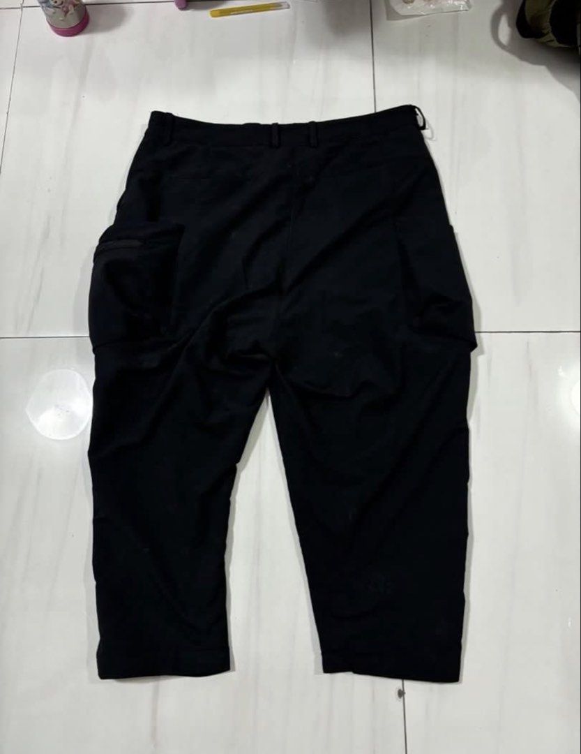 Reindee Lusion tech wear Black Cargo Pants Size S (Category: Trousers) located in Quezon City. Submitted by edether (Listing ID 1454582491, Image 3). Description: - Brand: Reindee Lusion - Color: Black - Size: S - Style: Cargo Pants Like new condition Waist - 32-33in Length- 34in Opening- 9in.