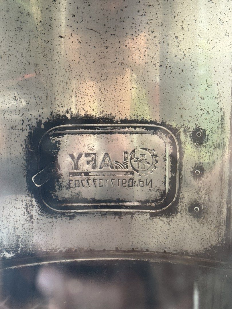 Rotisserie Oven with Thermometer (Category: Ovens & Toasters) located in Manila. Submitted by johanrnemt10882 (Listing ID 1454628366, Image 1). Description: Original price 40k bought 2 years ago rfs: switching to smoker - Durable stainless steel construction with glass panels - Features a built-in thermometer for precise cooking - Ideal for roasting meats to perfection - A unique piece for your kitchen or as a display item - 10 meat hooks incuded