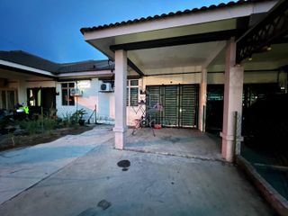(Category: ) located in . Submitted by ennabil (Listing ID 1444094253, Image 1). Description: .