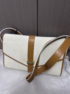 （分類：）位於 。 由 buyybuy_buy 提交（商品編號 1454665069，圖片 1）。簡介： 。