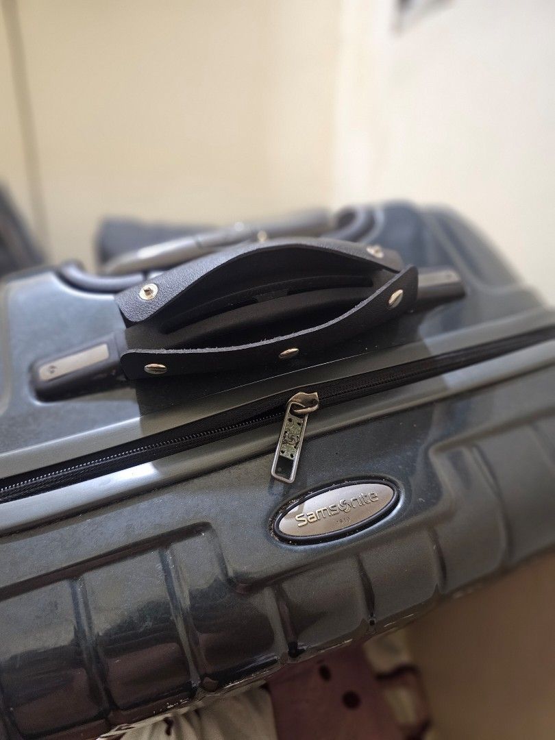Samsonite Luggage (Category: Luggage) located in Manila. Submitted by chrizbm15 (Listing ID 1454569512, Image 3). Description: for sale samsonite medium luggage 100% legit scratches due to usage lock not working zippers are all working handles doesnt have damage good condition with free luggage cover 4500 FIRM pm if interested thanks!.