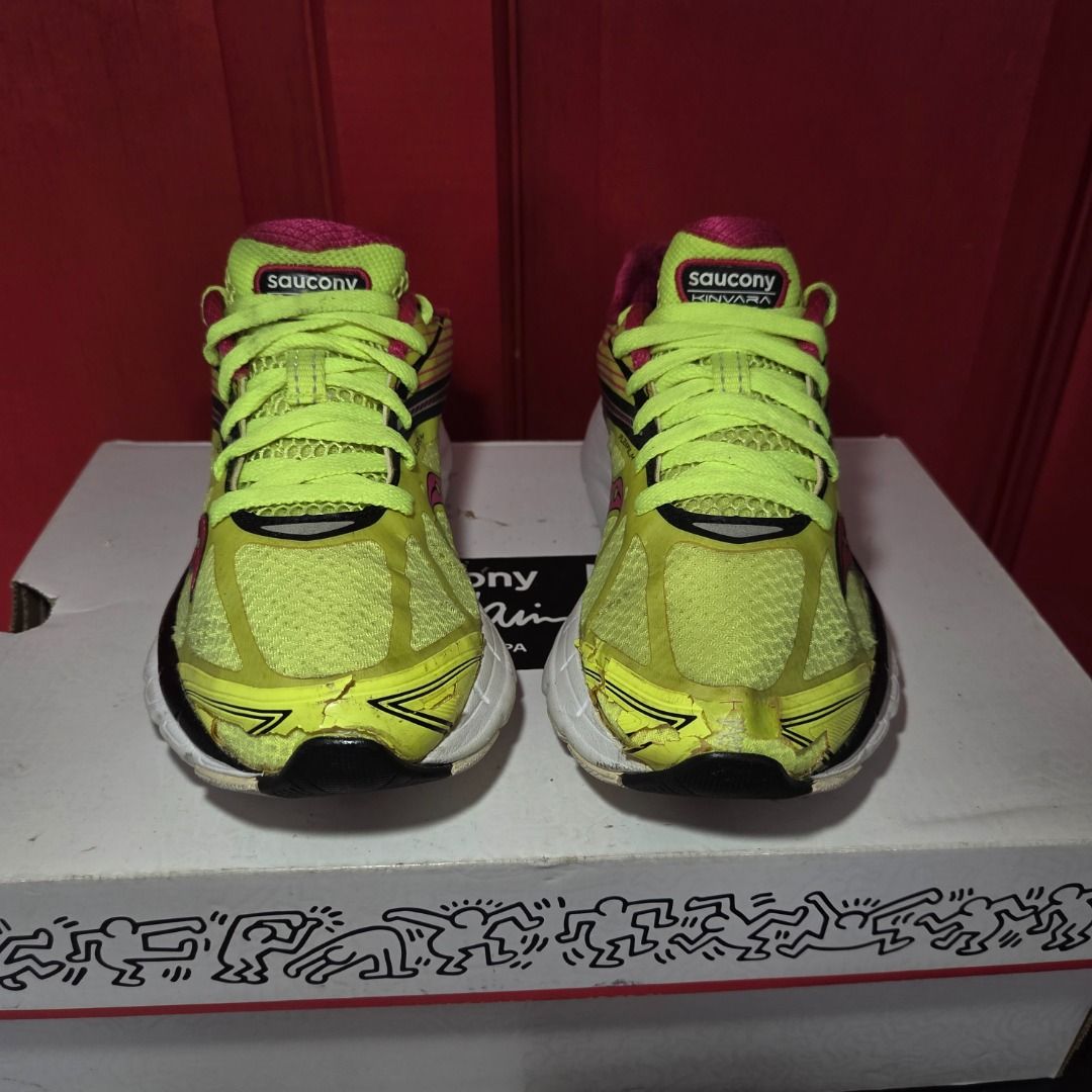 Saucony Kinvara 4 (US 6.5 / EU 37.5 ) (Category: Sneakers) located in Cagayan de Oro. Submitted by himandselections (Listing ID 1454584002, Image 2). Description: Saucony Kinvara 4 Lightweight Running Shoes – Citron / Hot Pink / Black (EUR 37.5 / Women’s US 6.5 / UK 4.5) High-visibility performance runner loaded with lightweight tech and vibrant color pop! Featuring a bright citron yellow breathable mesh upper, hot pink lining and river accents, 