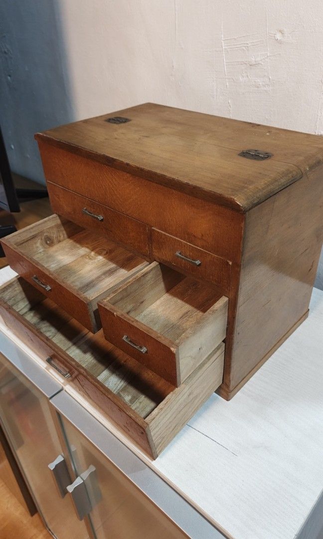 Sewing box (Category: Storage Boxes & Baskets) located in Manila. Submitted by tonyhawk0592 (Listing ID 1454562566, Image 3). Description: .