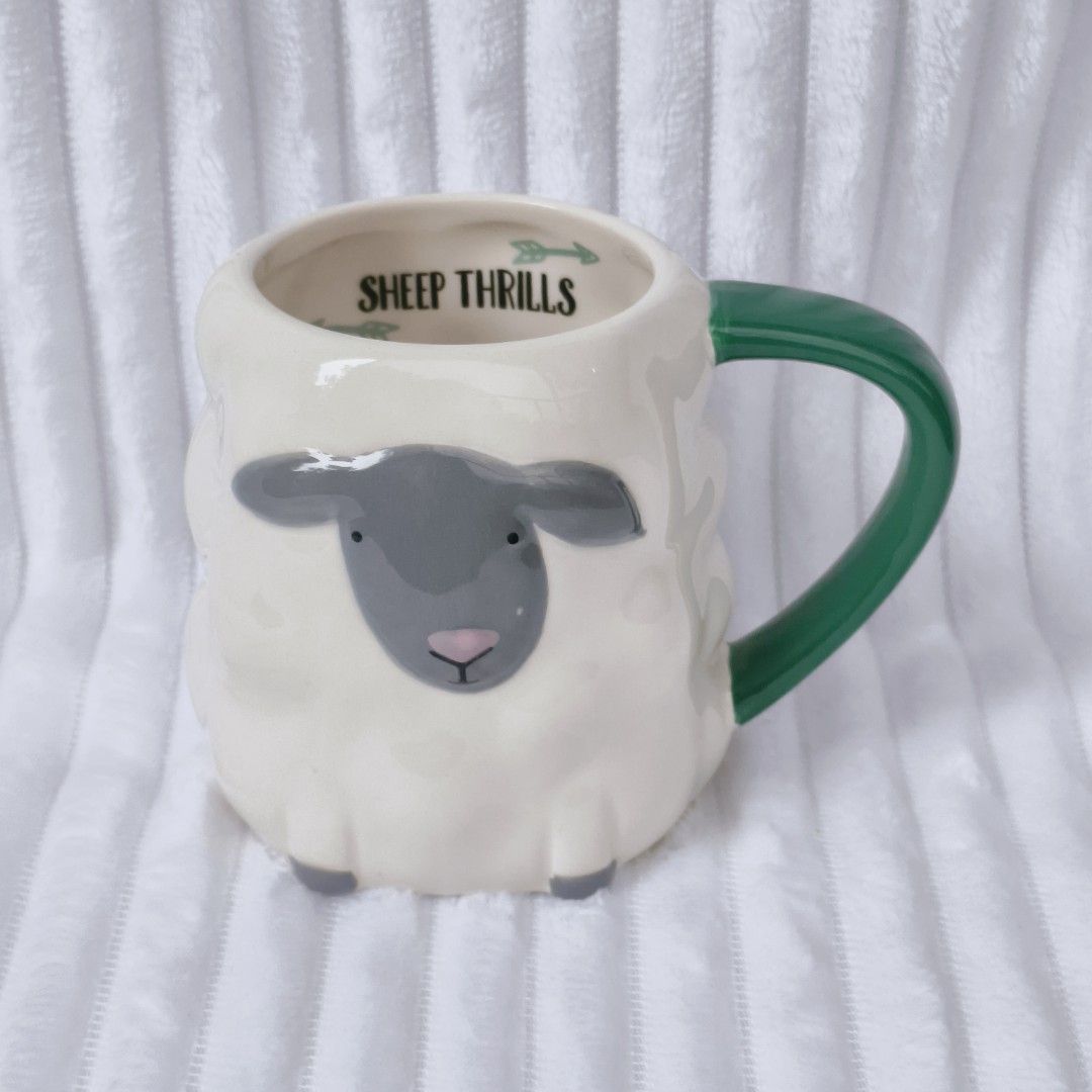 Sheep Ceramic Mug (Category: Coffee & Tea Tableware) located in Bontoc. Submitted by shaneebhee (Listing ID 1454638763, Image 1). Description: Good Condition (see photos).