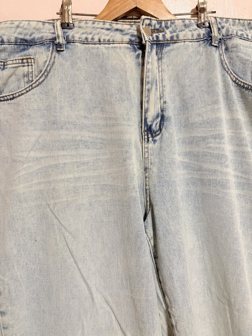 Shein Light Wash Denim Jeans 3XL (Category: Jeans) located in Antipolo. Submitted by heynarraaa (Listing ID 1454569862, Image 2). Description: - Brand: Shein - Style: Light Wash Denim Jeans - Size: 3XL (fits 44" waist) - Features: Classic five-pocket style, button and zip fly closure - Fit: Straight leg - Occasion: Great for casual wear.