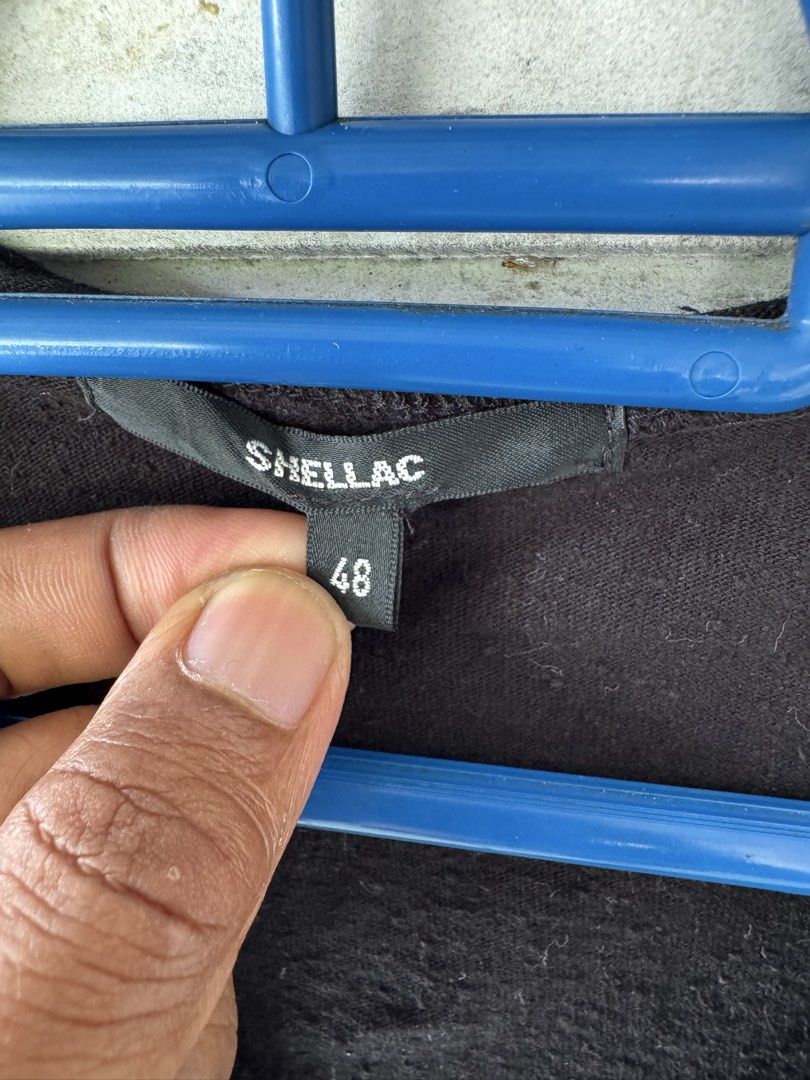 Shellac (Category: Shirts) located in Tumpat. Submitted by deqla2727 (Listing ID 1454573475, Image 3). Description: Shellac saiz 48 pit16 labuh27 bhu14.5 cndn9/10 call,wsap0129636410 C37.