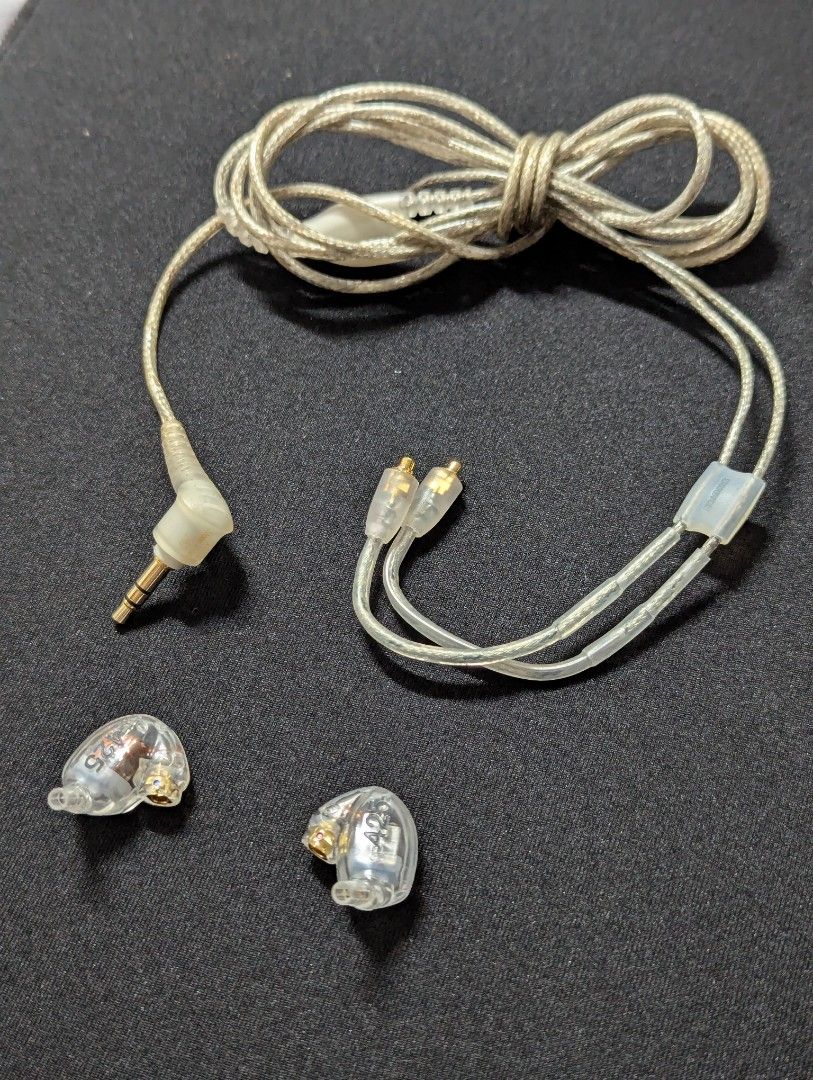 Shure SE425 (Category: Earphones) located in Caloocan City. Submitted by decluttermnl12 (Listing ID 1454630440, Image 1). Description: Shure SE425 Slightly used No eartips included Orig, free if proven fake Can be shipped/meetup LBC Cop/ lalamove/Grabxpress .