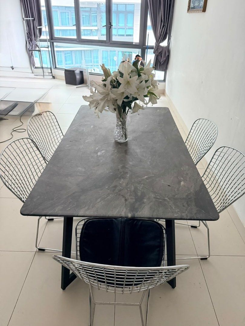 Smart Dining Table Set (Category: Other Kitchenware & Tableware) located in Petaling Jaya. Submitted by shikikanjoshustore (Listing ID 1454699782, Image 2). Description: Paladina Top 160x90 Devan Leg Pertoia Chair Chrome Cod Area Klang Valley Pm for more info.