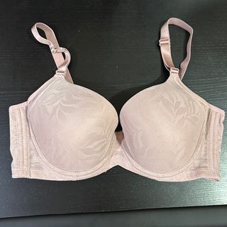 (Category: ) located in . Submitted by h_wardrobe_ (Listing ID 1454703912, Image 1). Description: .