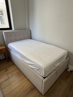 （分類：）位於 。 由 snoozey_k 提交（商品編號 1454572267，圖片 1）。簡介： 。