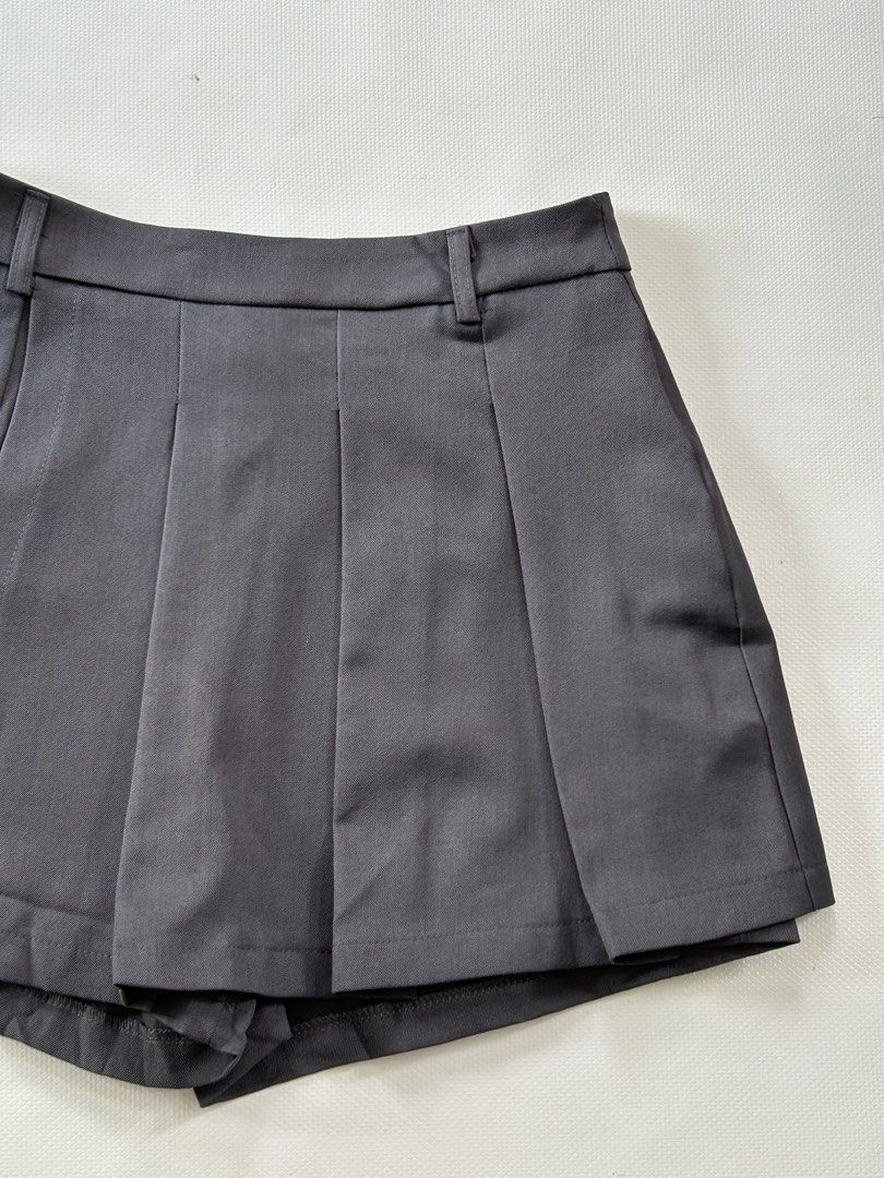 stretchy skort (Category: Skirts) located in Caloocan City. Submitted by helpmedeclutter____tf (Listing ID 1454716301, Image 2). Description: no flaws 27 to 28 sf 95 via jnt mop: gotyme : bpi.