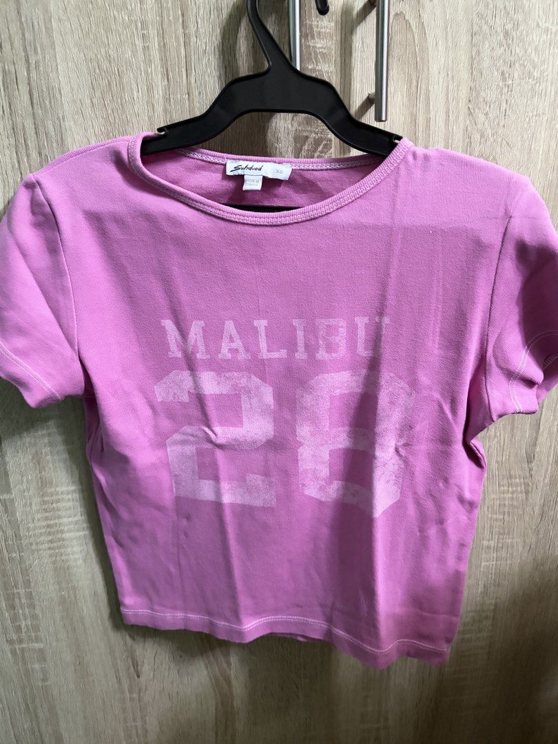 Subdued Malibu 28 Top (Category: Others Tops) located in Manila. Submitted by risksses (Listing ID 1454709438, Image 3). Description: Size XS Tee is fitted Fits petite XXS well 30-32 bust Bought from pasabuy SUBDUED HK.