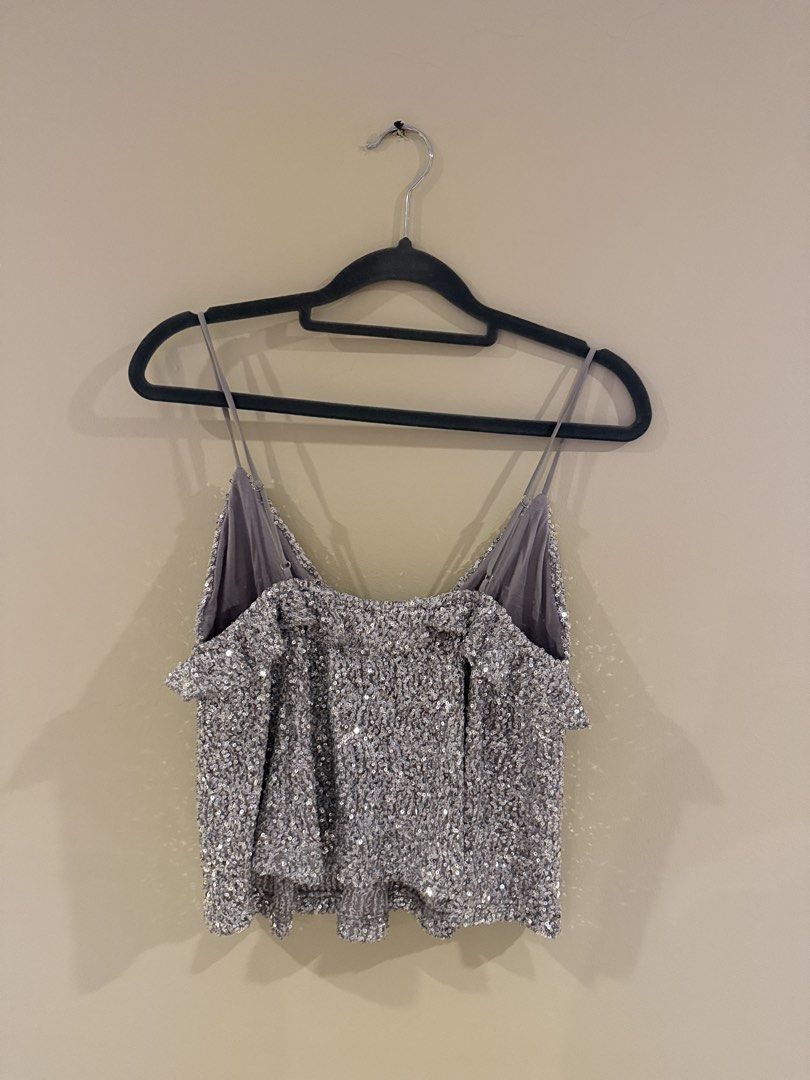 Subdued Sequin Cami Top (Category: Sleeveless) located in Muntinlupa City. Submitted by sabnava (Listing ID 1454740506, Image 3). Description: - Never used!! - Size M on tag but fits an L - So so nice for night out! - No flaws, perfect condition .