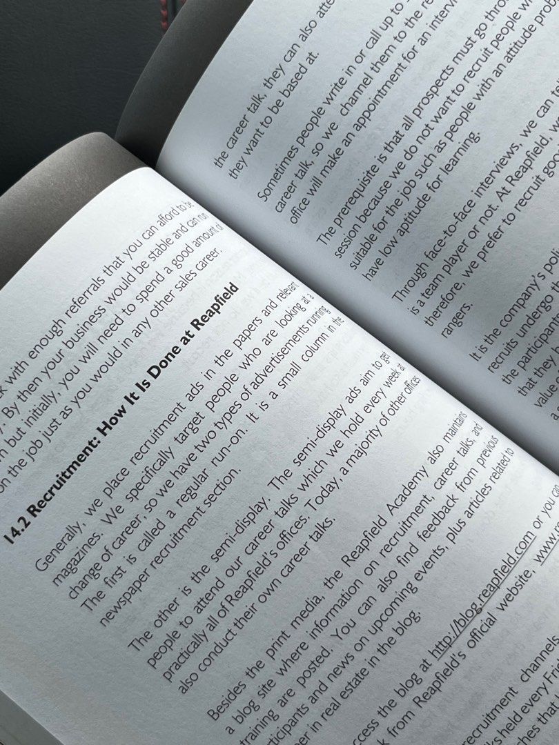 Thrust (Category: Textbooks) located in Mersing. Submitted by mohdasyraf91 (Listing ID 1454619187, Image 3). Description: Real Estate Riches: Boundless Opportunity, Infinite Knowledge and Immense Wealth. Friendly reminder: Buku used, bukan buku baru. Maybe ada kesan lipatan, kekuningan, dan kotor. Bagi saya, bukan fizikal buku yang kita nilai, tapi ilmu kat dalam buku tu yang kita nak untuk ubah cara kita berfikir..