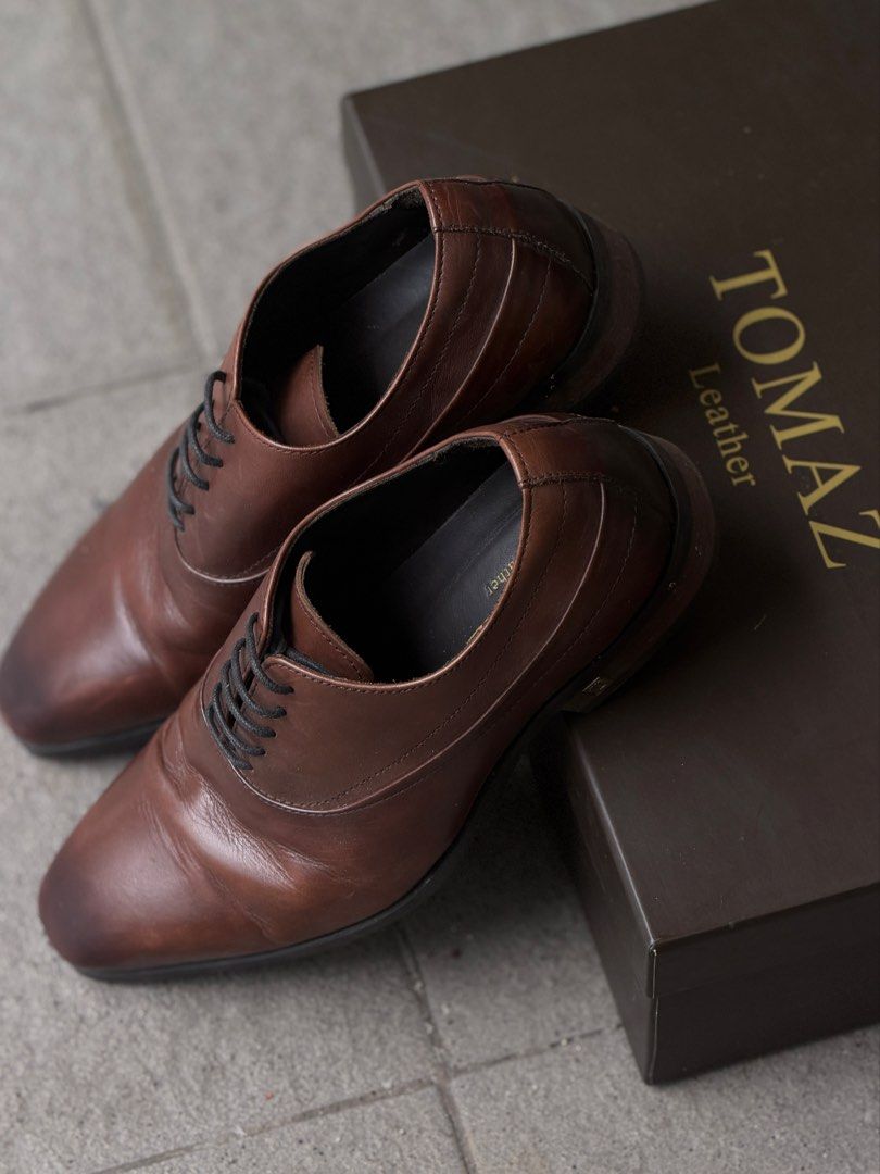 TOMAZ (Category: Dress shoes) located in Rawang. Submitted by ridzidrus (Listing ID 1454599451, Image 1). Description: TOMAZ F337 Pakai sekali je masa nikah, lepas tu dah tak guna. Beli RM260, nak jual 120.