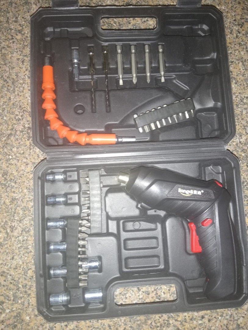 Tools box (Category: Home Improvement Tools & Accessories) located in Singapore. Submitted by sr955214347175 (Listing ID 1454745153, Image 2). Description: it's good condition..