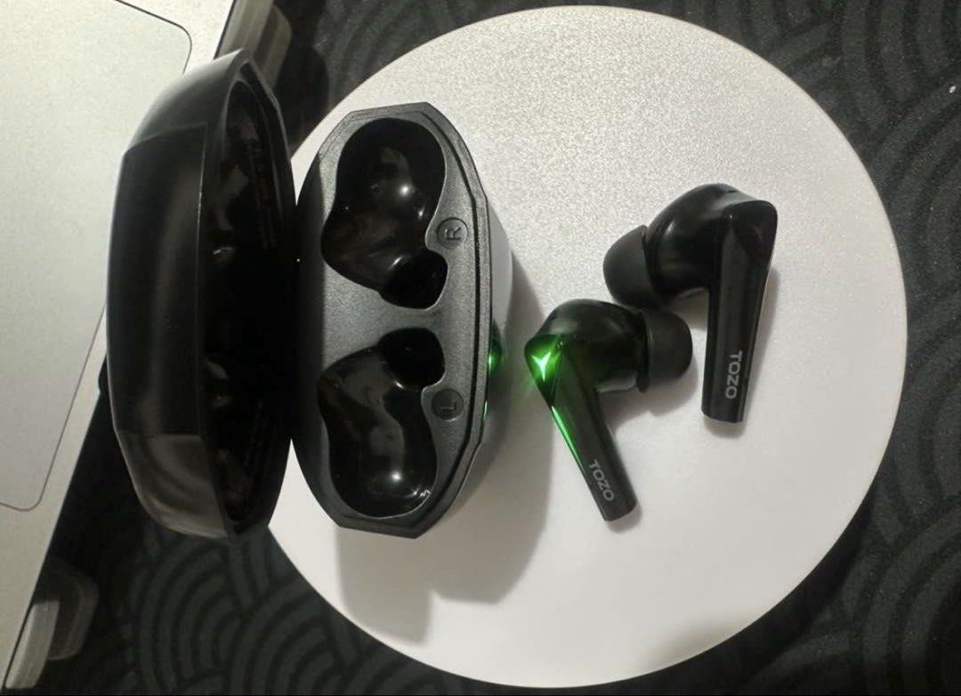 TOZO G1 Wireless Gaming Earbuds (Category: Earphones) located in Caloocan City. Submitted by eunoshop (Listing ID 1454590217, Image 3). Description: TOZO G1 Wireless Gaming Earbuds – ₱800 Selling my TOZO G1 Wireless Gaming Earbuds. Condition: * ✅ Used * ✅ 100% working * ✅ Good battery life * ✅ Charging case included * ✅ Clean and sanitized * ✅ No hidden issues Included: * TOZO G1 earbuds * Original charging case Not Included: * ❌ Original box * ❌