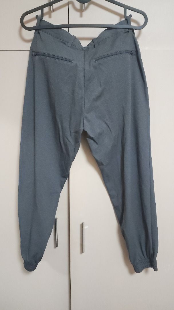 Uniqlo Gray Ultra Stretch Active Jogger Pants (Category: Joggers) located in Mandaluyong City. Submitted by declutteriz (Listing ID 1454730686, Image 2). Description: -Size M on tag -9/10 condition, some minor frays -Preloved item -PM for measurements -Shipping fee not included.