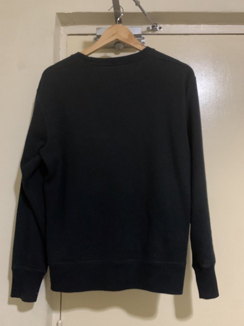 Uniqlo Mickey Disney Black Sweater (Category: Coats, Jackets and Outerwear) located in Paranaque City. Submitted by JarlemsApparel (Listing ID 1454618863, Image 2). Description: - Uniqlo Mickey Mouse Sweater Color: Black Details: - Soft material - Mickey Mouse Glowing design.
