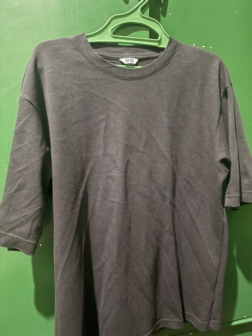 Uniqlo Polyester Black shirt (Category: Tshirts & Polo Shirts ) located in Manila. Submitted by jacebased (Listing ID 1454736941, Image 1). Description: 9/10 Used once .