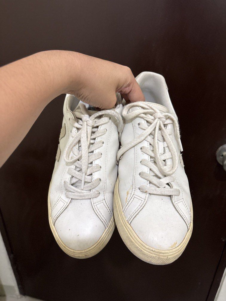Veja white sneakers (Category: Sneakers) located in Caloocan City. Submitted by gsophiacor03867 (Listing ID 1454664308, Image 3). Description: RFS: di na ginagamit :)).