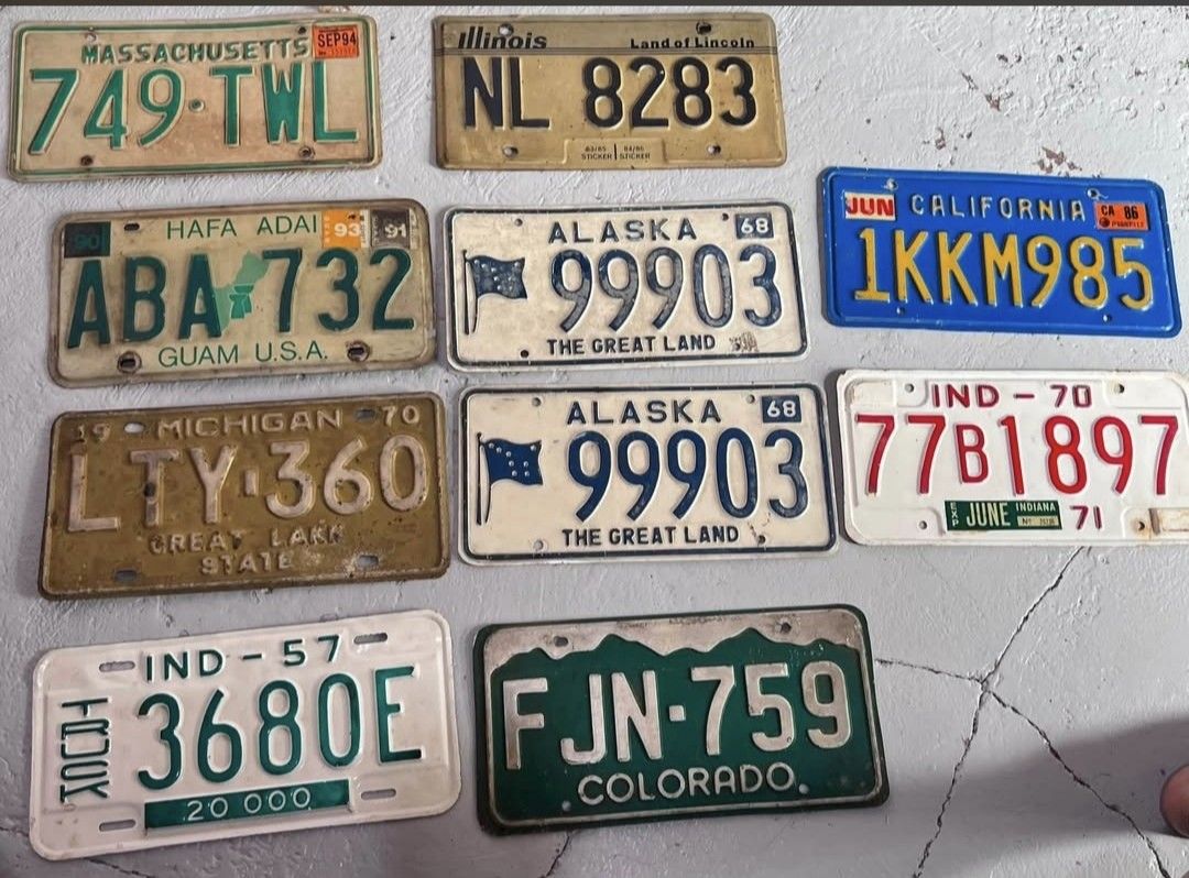 VINTAGE PLATE NUMBERS (Category: Dinnerware & Cutlery) located in Mandaluyong City. Submitted by LEATHERFACE (Listing ID 1454619602, Image 2). Description: PRICE IS 1500 AND UP.
