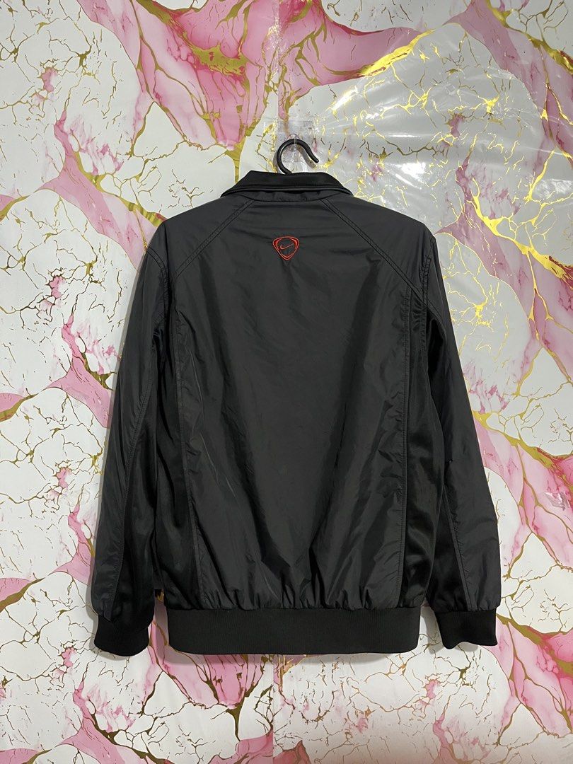 Vintage Y2K Nike ACG Windbreaker Jacket (Category: Coats, Jackets and Outerwear) located in Basud. Submitted by metro_archives.ph (Listing ID 1454725969, Image 2). Description: -Nike Vintage Y2K Windbreaker Jacket -Men’s Size: W-20-21, L-26 -Color Rate: 9.6/10 -VERY GOOD CONDITION -Authentic Nike -Vintage / Y2K-Era Nike Piece -Issue: Fire burn/outline -Black / Red Colorway -Nike Swoosh Logo on Chest -Embroidered Nike Logo on Back -Nike Branded Me