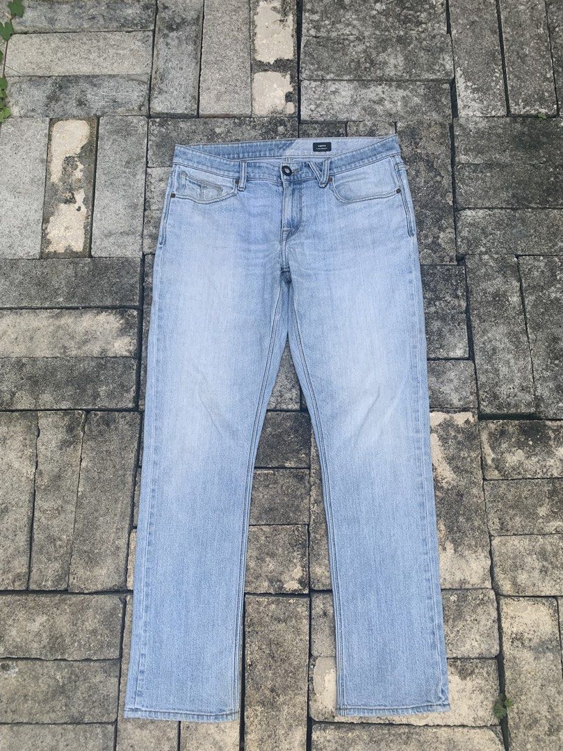 Volcom Vorta slim straight light wash (Category: Jeans) located in Cebu City. Submitted by team13ios (Listing ID 1454645480, Image 2). Description: Volcom Vorta slim straight light wash W-36 L—40 Hem-6.3 Good Condition Issue- sa back destres tas minimal na sa front sa pocket.