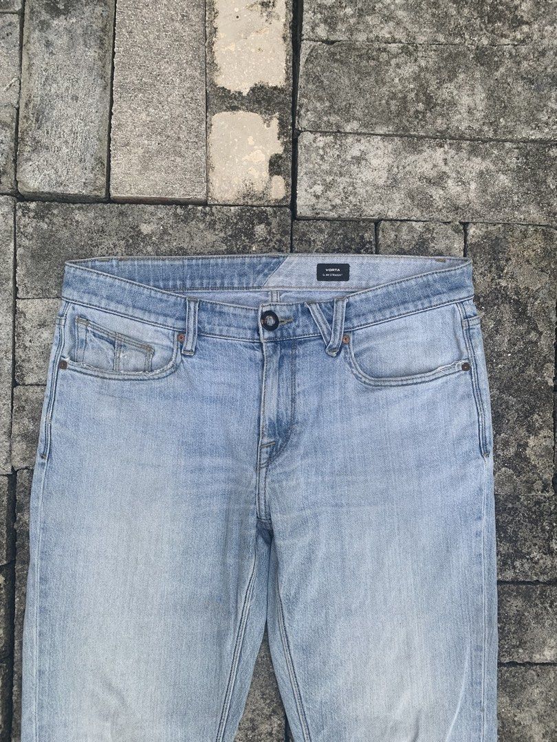 Volcom Vorta slim straight light wash (Category: Jeans) located in Cebu City. Submitted by team13ios (Listing ID 1454645480, Image 3). Description: Volcom Vorta slim straight light wash W-36 L—40 Hem-6.3 Good Condition Issue- sa back destres tas minimal na sa front sa pocket.