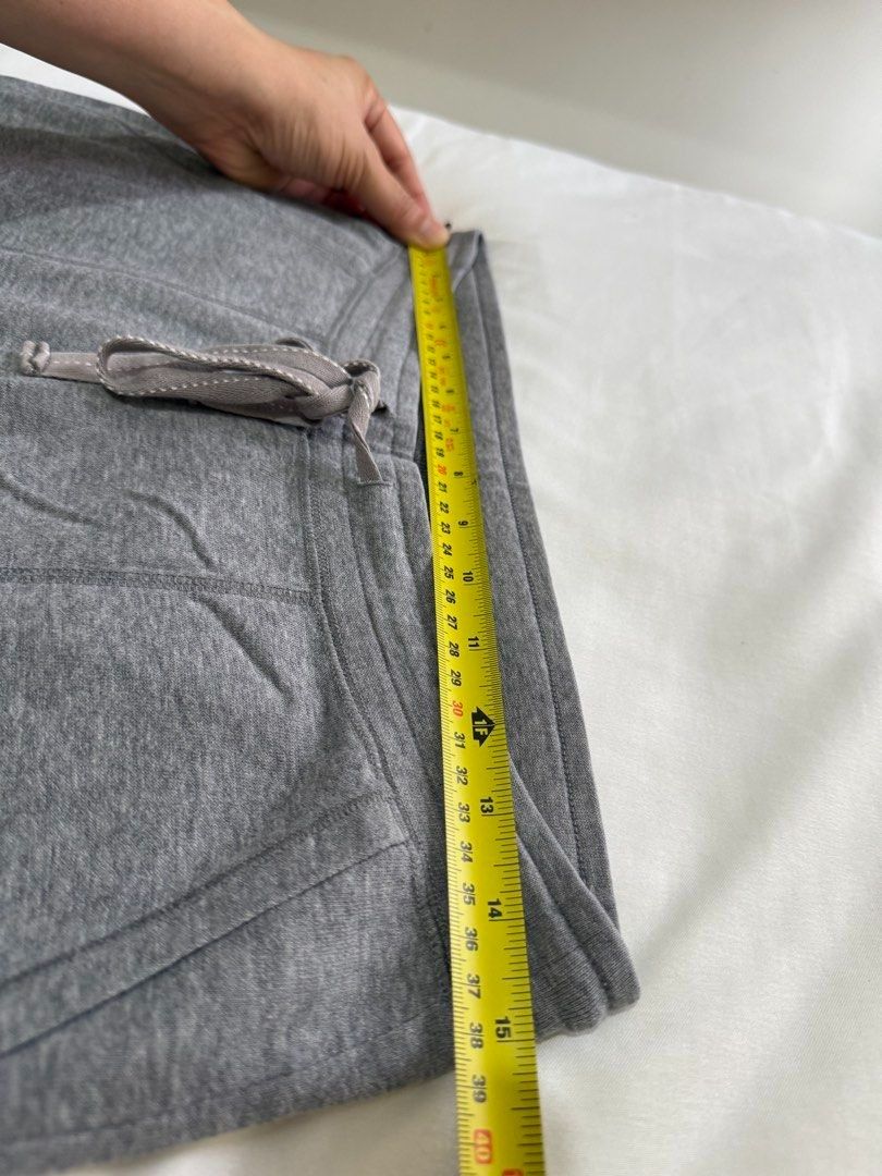 W Uniqlo Ankle sweat pants 01880 (Category: Other Bottoms) located in Paranaque City. Submitted by kkattspreloved (Listing ID 1454708619, Image 2). Description: Medium in tag ❗️Items are already washed and ready to wear ❗️Mixed of personal preloved items and personal handpicked ❗️Limit your Expectations based on the price of the items that you are buying ❗️Reservation for paid items only ❗️Payment first basis no to COD ❗️No sh0pee check out ❗️No 