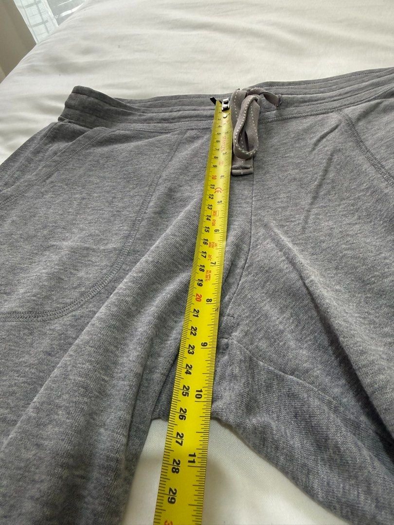W Uniqlo Ankle sweat pants 01880 (Category: Other Bottoms) located in Paranaque City. Submitted by kkattspreloved (Listing ID 1454708619, Image 3). Description: Medium in tag ❗️Items are already washed and ready to wear ❗️Mixed of personal preloved items and personal handpicked ❗️Limit your Expectations based on the price of the items that you are buying ❗️Reservation for paid items only ❗️Payment first basis no to COD ❗️No sh0pee check out ❗️No 