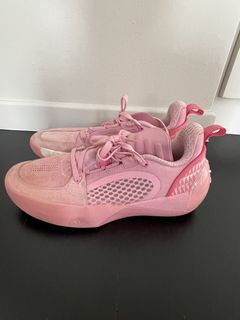 (Category: ) located in . Submitted by sneakergodddd (Listing ID 1454646158, Image 1). Description: .