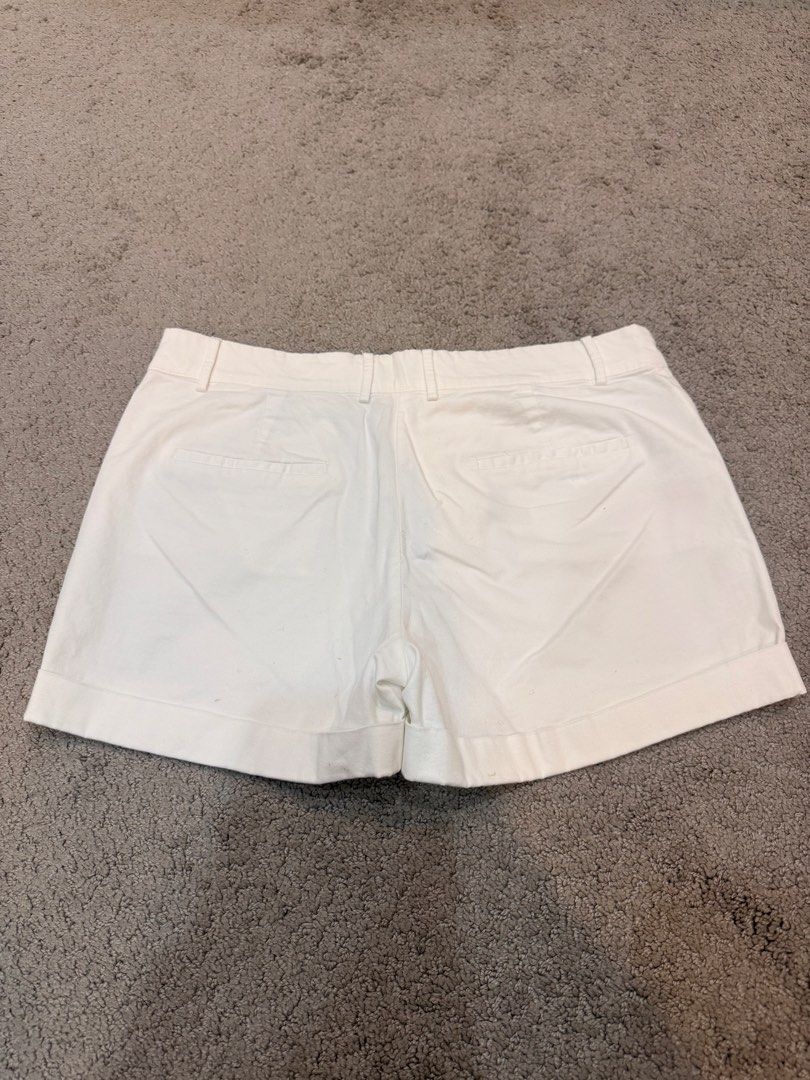 White Mango Shorts (Category: Shorts) located in Pasig City. Submitted by skoi24 (Listing ID 1454678815, Image 3). Description: Mango high waisted shorts .