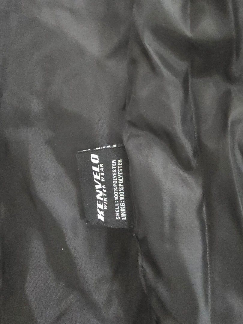 Winter Jacket (Category: Coats, Jackets and Outerwear) located in Singapore. Submitted by chingluz_gem (Listing ID 1454590205, Image 3). Description: Brand: KENVELO Winter Wear — Since 1989 Recommended temperature: 5°C to 15°C Colour: Classic black Wind protection: Full-length zipper with a snap-button storm flap to help block cold wind. Multiple pockets: Front zippered pockets provide secure storage for phone, wallet and other essentials. Warm c