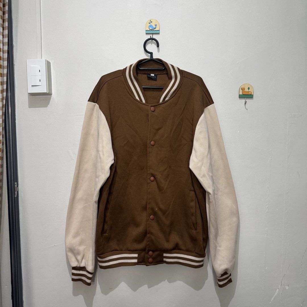 Womens Jacket Outerwear (Category: Coats, Jackets and Outerwear) located in Malabon City. Submitted by shnit (Listing ID 1454645462, Image 2). Description: Womens Jacket Outerwear 1. Brown jacket - L-XL frame 2. Varsity Jacket - XL-2XL frame 3. Knitted cardigan - M-L frame P99 each only nego if you buy 2 or more 📍Malabon city Lalamove / JNT is ok ✅ .