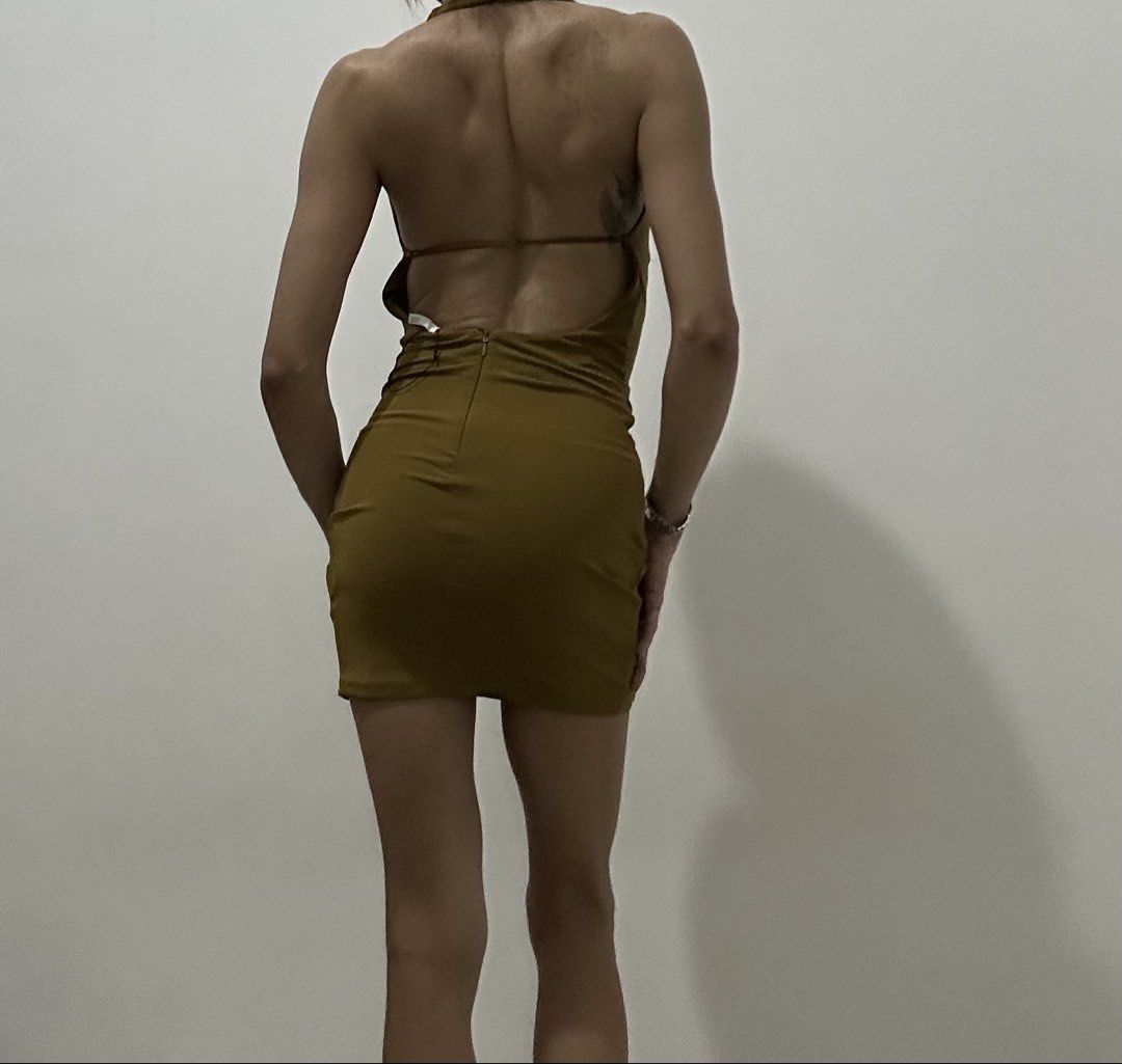 ZARA : Olive Green Mini Dress (Category: Dresses) located in Makati City. Submitted by avalanche18 (Listing ID 1454692669, Image 2). Description: Actual photos used. Fits XS only .