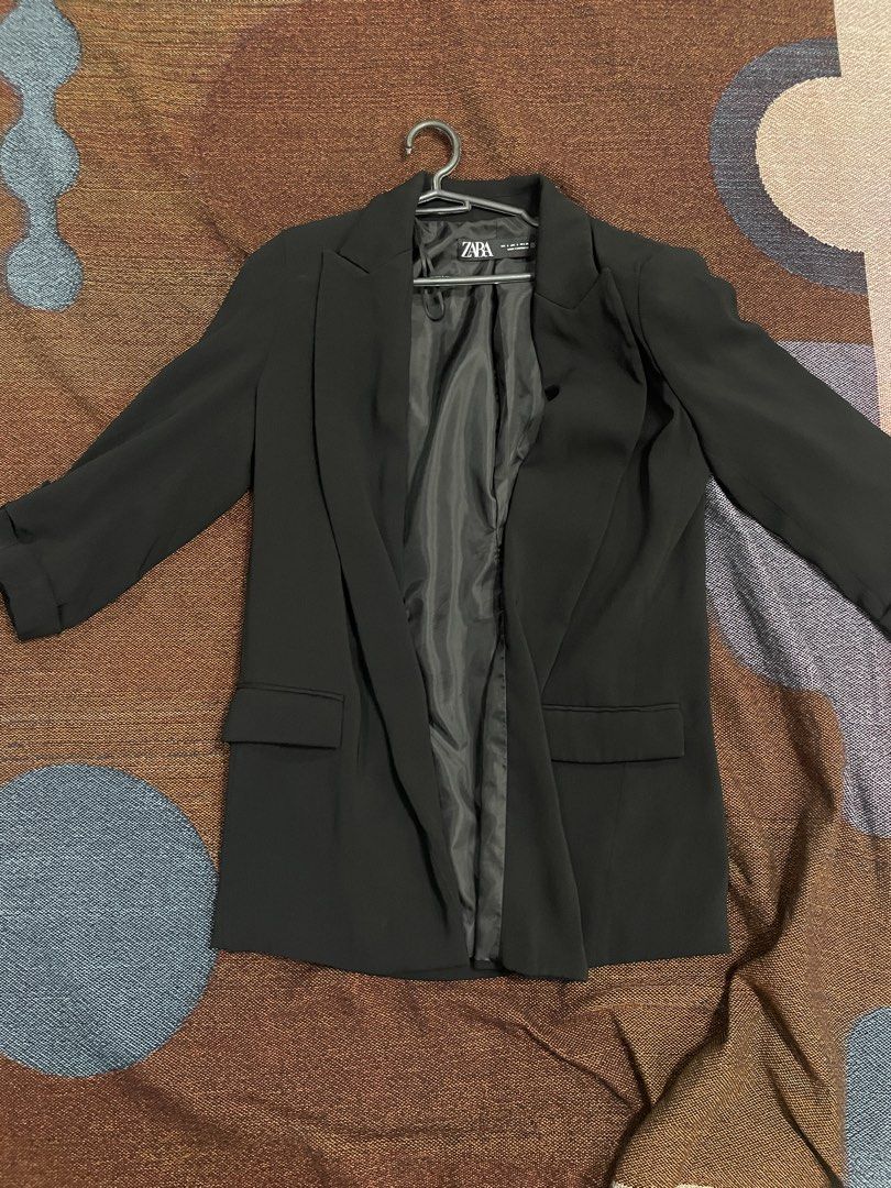 ZARA Black Blazer (Category: Coats, Jackets and Outerwear) located in Quezon City. Submitted by tiffaniecheung (Listing ID 1454670601, Image 1). Description: - Classic black ZARA blazer - Open front style - Two flap pockets - Fully lined interior - Size S - Perfect for dressing up or down - Easy to pair with any outfit - Sleeves are 3/4 design.