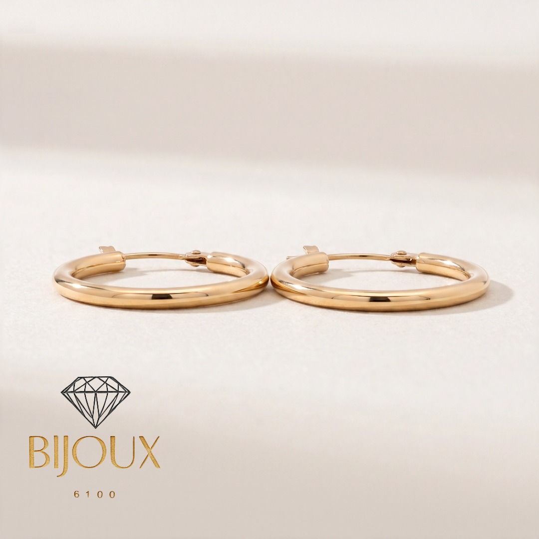 18K Gold Plain Hoop Earrings Pawnable (Category: Earrings) located in Bacolod City. Submitted by bijoux6100 (Listing ID 1459028366, Image 1). Description: 𝟙𝟠𝕂 𝔾𝕠𝕝𝕕 ℙ𝕝𝕒𝕚𝕟 ℍ𝕠𝕠𝕡 𝔼𝕒𝕣𝕣𝕚𝕟𝕘𝕤 ℙ𝕒𝕨𝕟𝕒𝕓𝕝𝕖 Weight: 1.14 grams Size: 20mm Karat: 18K Yellow Gold See video 📽 of item here: https://tinyurl.com/5n8hu8w8 Notice: * Please allow slight measurement deviation due to manual assessment. * Due to different monitors and lighting,