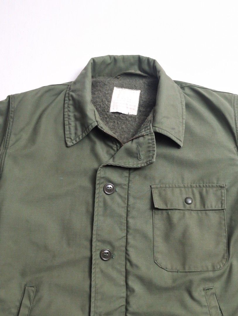 1968 USN A-2 Deck Jacket – Vietnam War Era (Category: Coats, Jackets and Outerwear) located in Cabuyao City. Submitted by luckyboy.goods (Listing ID 1458928620, Image 2). Description: Introduced as the successor to the iconic N-1, the A-2 was worn by US Navy personnel aboard ships and in demanding deck environments throughout the Vietnam War era. Its clean utilitarian design, wind-resistant shell, and warm pile lining make it a highly wearable pi