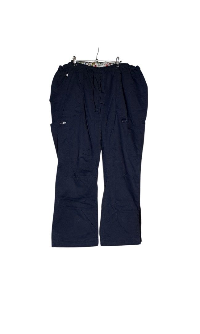 (2XL) Koi Cargo Scrubpants (Category: Activewear) located in Tanauan. Submitted by scrubsuitshoppreloved (Listing ID 1458936527, Image 1). Description: Waistline 36-40 Length 41 inches.