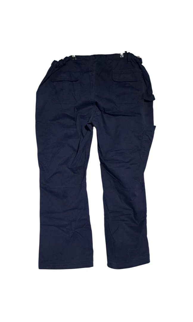 (2XL) Koi Cargo Scrubpants (Category: Activewear) located in Tanauan. Submitted by scrubsuitshoppreloved (Listing ID 1458936527, Image 2). Description: Waistline 36-40 Length 41 inches.