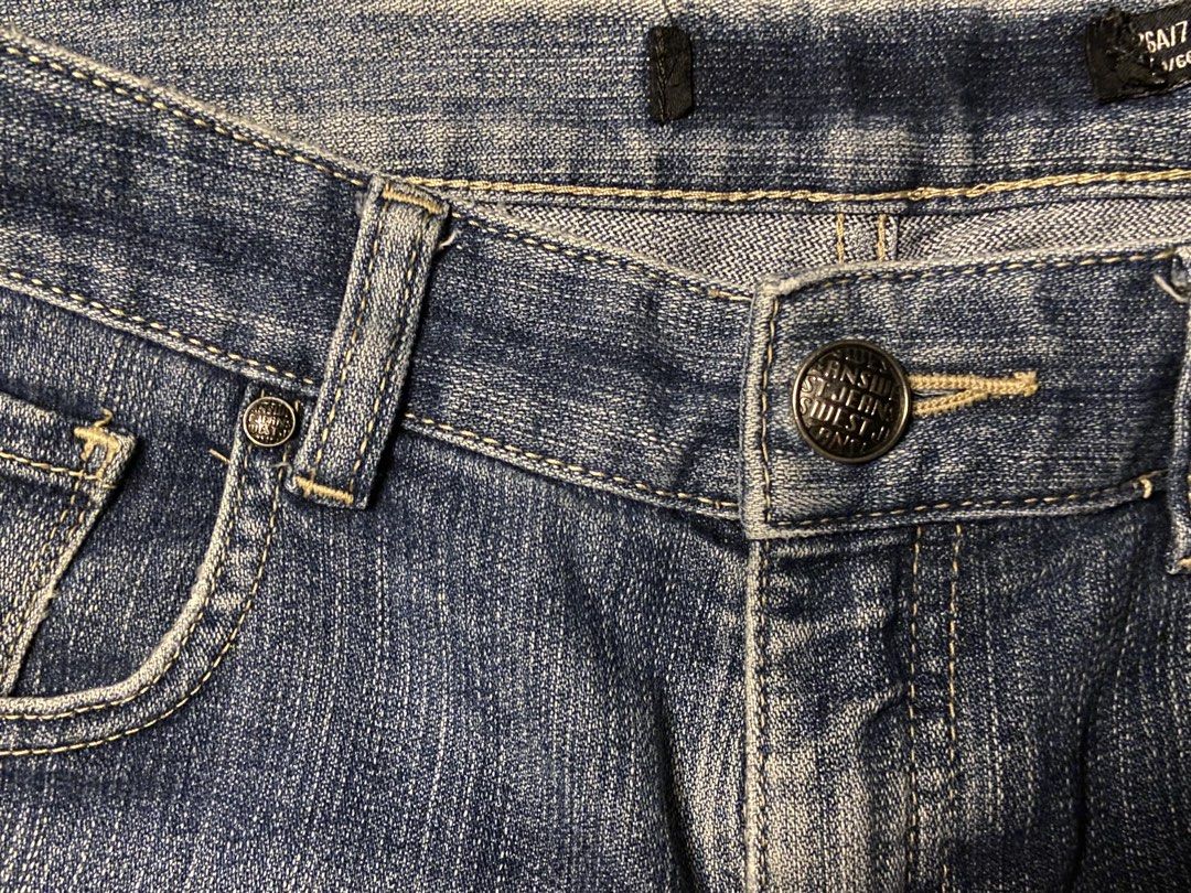 👖 JEANSWEST Classic Medium Wash Slim Denim (Category: Jeans) located in Manaoag. Submitted by friends_7 (Listing ID 1459035426, Image 3). Description: Upgrade your everyday casual rotation with these authentic Jeanswest denim pants! Featuring a versatile medium blue wash with subtle whiskering, a flattering slim silhouette, and standard stretch for all-day comfort. Great for everyday casual wear or quick weekend errands. Grab this steal for only