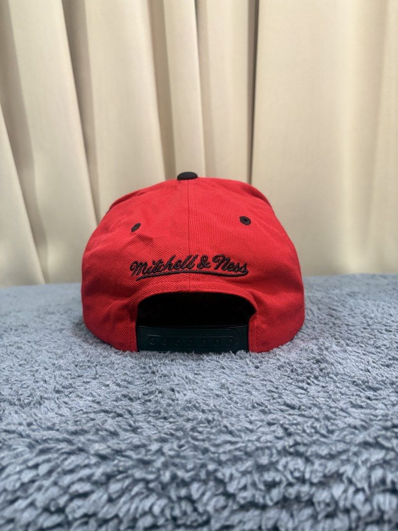🧢 Mitchell & Ness Ottawa Senators Snapback (Category: Caps & Hats) located in Alburquerque. Submitted by ukay_ni_edgar (Listing ID 1458993375, Image 2). Description: 📏 Size: Free Size (Snapback) ⭐ Condition: 9.5/10 Price: ₱349 ✔️Original Mitchell & Ness ✔️NHL Vintage Hockey Collection ✔️Premium embroidered front logo ✔️Clean sweatband and interior ✔️Adjustable snapback closure ✔️Ready to wear Flaws: * Minor signs of use * Slight storage creasin