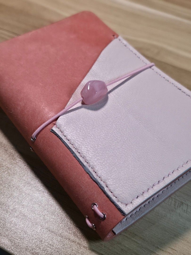 A6 Vegetable Tanned Leather Journal with Pockets (Category: Stationery & School Supplies) located in Pasig City. Submitted by ajsssss (Listing ID 1459060009, Image 3). Description: 🌸 A6 Leather Journal with Pockets 🌸 🪡 Handmade; all pieces are made and cut by hand, burnished edges for smoother finish and saddle stitched for superior durability - Main body material: Vegetable Tanned Leather - Pockets: Sheepskin Leather - 1 front pocket - 1 slip