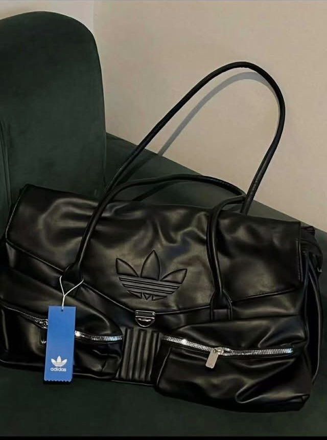 Adi bag hymd (Category: Shoulder Bags) located in Cavite. Submitted by keedcaps4u (Listing ID 1459070750, Image 1). Description: No issue 1799 freeship.