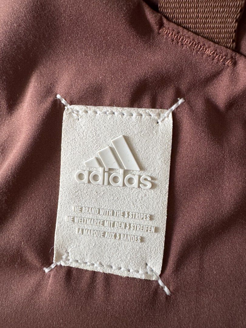 Adidas Boa Tote Bag (Category: Tote Bags) located in Pasig City. Submitted by chamoisee (Listing ID 1458915551, Image 2). Description: Adidas Boa Tote Bag - Japan sourced (Nagoya) - Spacious, can fit a lot - With inner compartments and side pockets DM FOR FASTER TRANSACTION 📩 .
