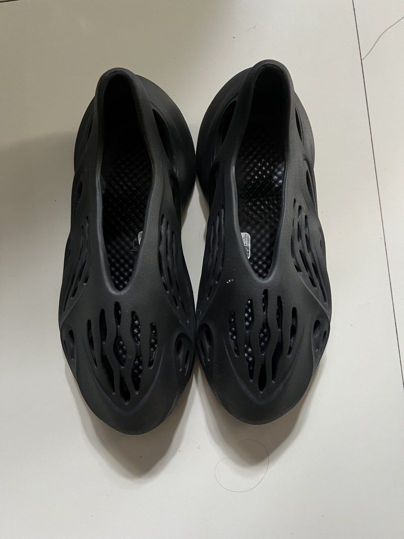 Adidas Yeezy Foam Runner Black (Category: Slippers & Slides) located in Baguio. Submitted by maadeinjapaan (Listing ID 1458894882, Image 3). Description: US 10 / UK 9.5 / EU 44 Auth Good as new used for 5x only No box .