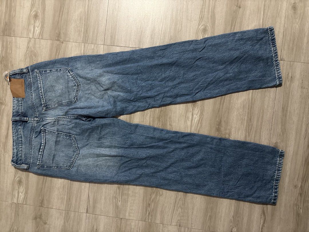 Aeropostale (Category: Jeans) located in Cavite. Submitted by cesxyyylll (Listing ID 1458932252, Image 3). Description: Solid condition .