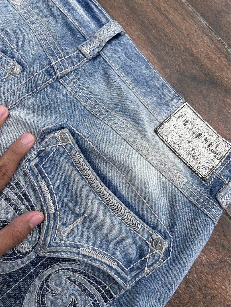 Affliction Ace Y2K Jeans Size 33 on tag (Category: Jeans) located in Calamba. Submitted by draynade (Listing ID 1459053127, Image 3). Description: Affliction Ace Y2K Jeans 33-35width 43Length 8hem Issue: distress, missing design buttons sa back pockets Calamba Laguna loc.