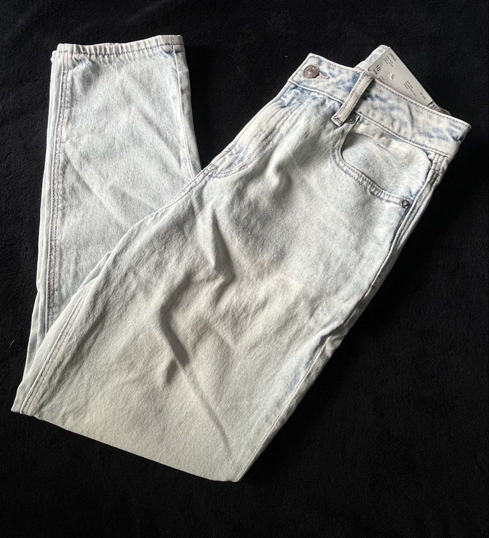 American Eagle US10 BNEW (Category: Jeans) located in Manila. Submitted by swift_tiny_treasure (Listing ID 1458965232, Image 1). Description: .